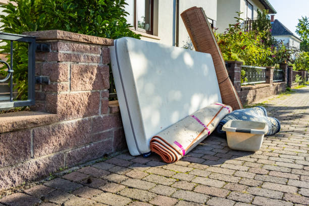 Best Construction Debris Removal  in Jeffersonville, OH